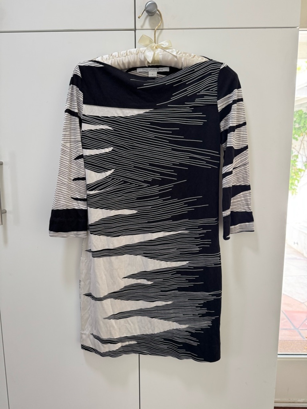 Diane Von Furstenberg Silk Boatneck Shift Dress